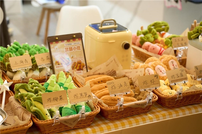 球速体育welcome尚朋堂AWE潮玩盛宴：多功用小吃锅引爆轻食交际新海潮(图1)